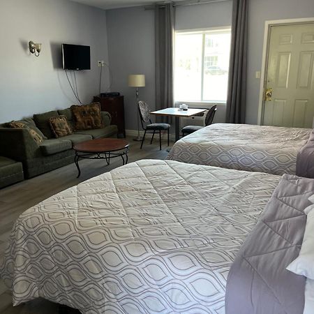 Motel La Siesta De Gascon Terrebonne Zewnętrze zdjęcie