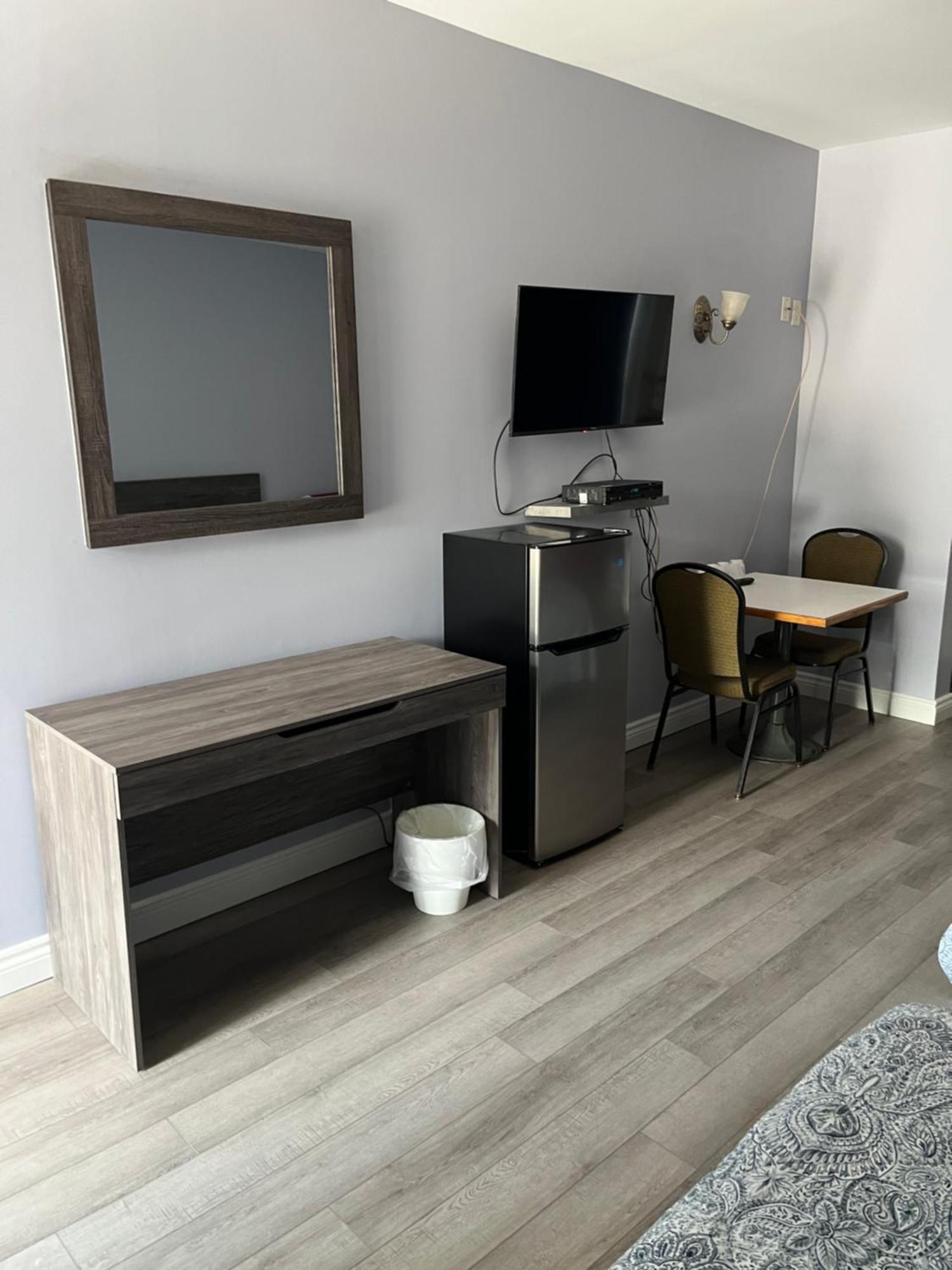 Motel La Siesta De Gascon Terrebonne Zewnętrze zdjęcie