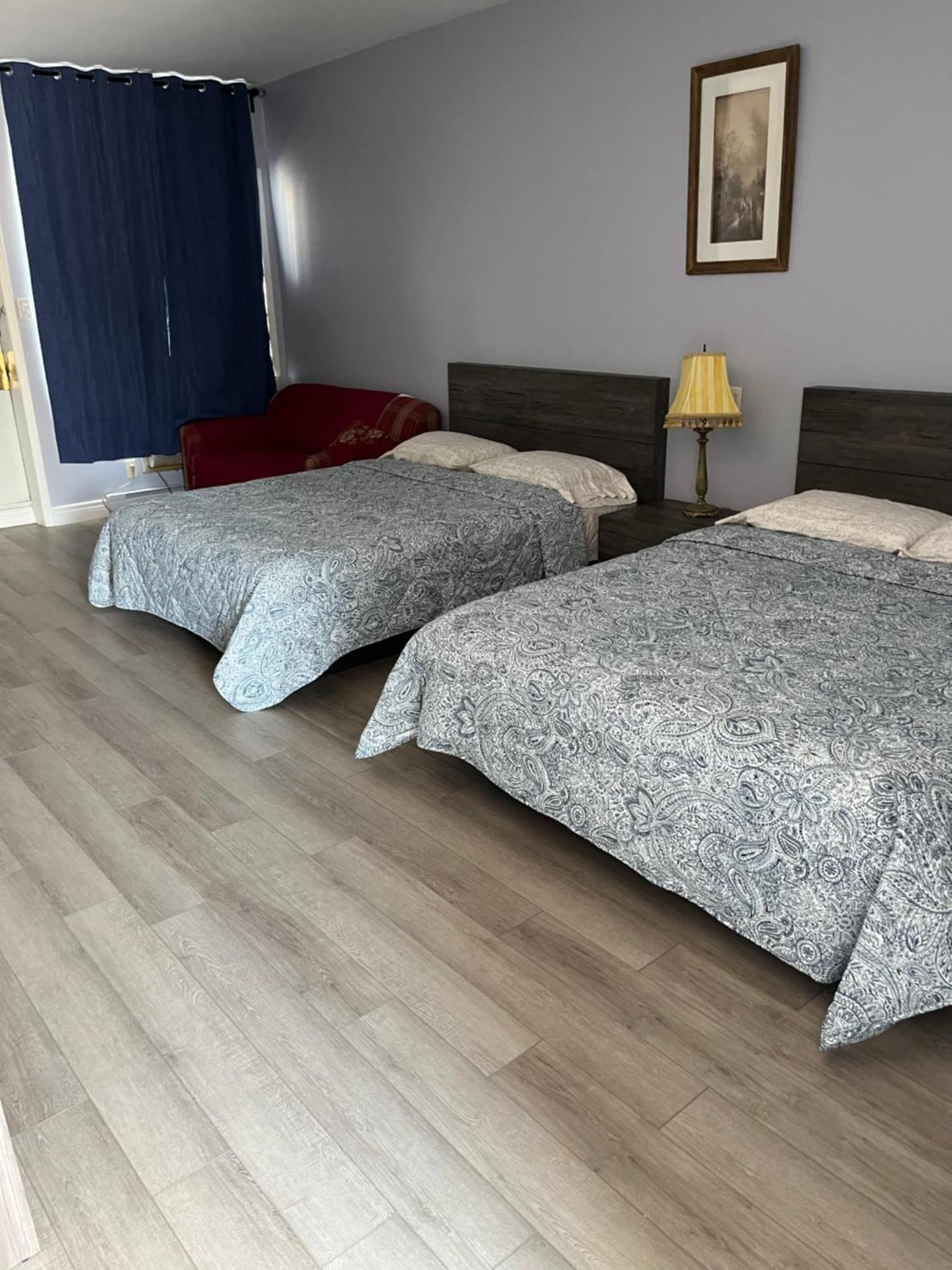 Motel La Siesta De Gascon Terrebonne Zewnętrze zdjęcie
