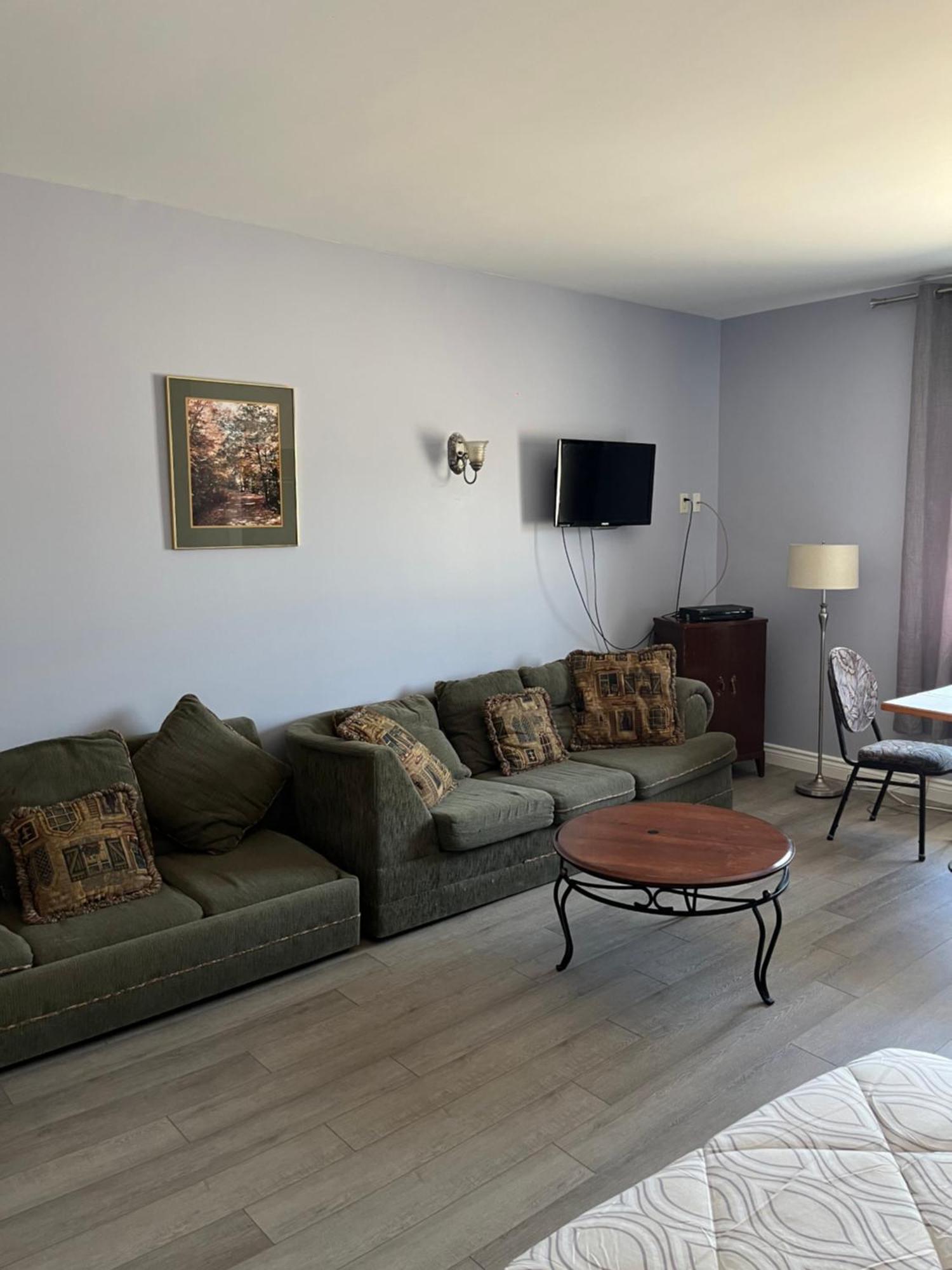 Motel La Siesta De Gascon Terrebonne Zewnętrze zdjęcie