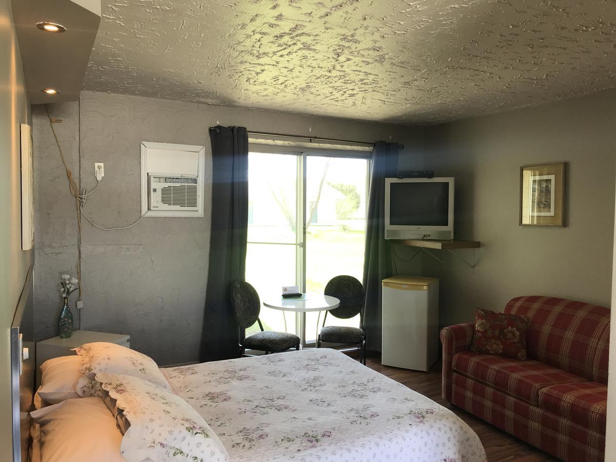 Motel La Siesta De Gascon Terrebonne Zewnętrze zdjęcie